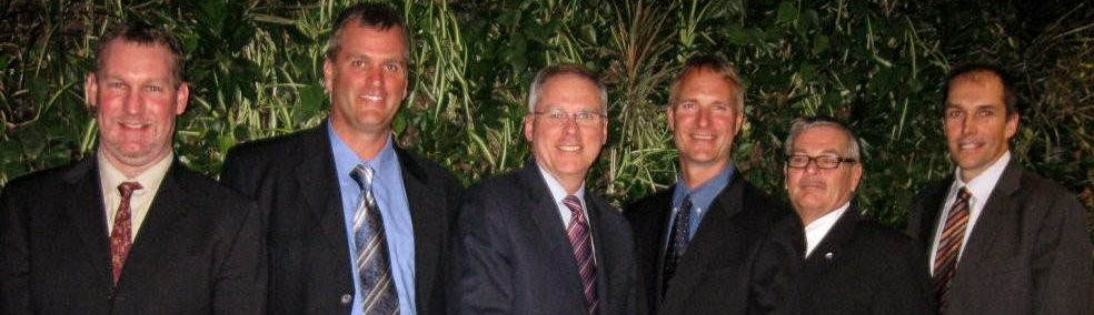Greg Bullock (2nd left) EADES WELL DRILLING, Ontario Groundwater Association Executive Meeting, with Honourable Jim Bradley (3rd left) Minister of the Environment.